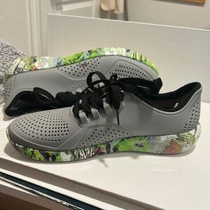 CROCS Gray and Green Sneakers with Vibrant Camo Sole